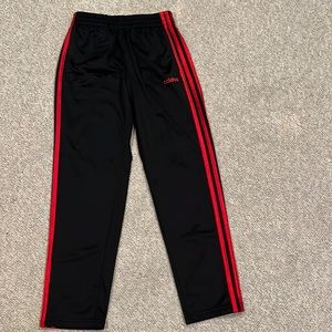 Adidas Boys Fleeced lined joggers